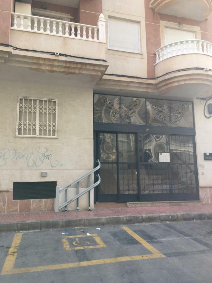 Apatament La Loma Lägenhet Torrevieja Exteriör bild